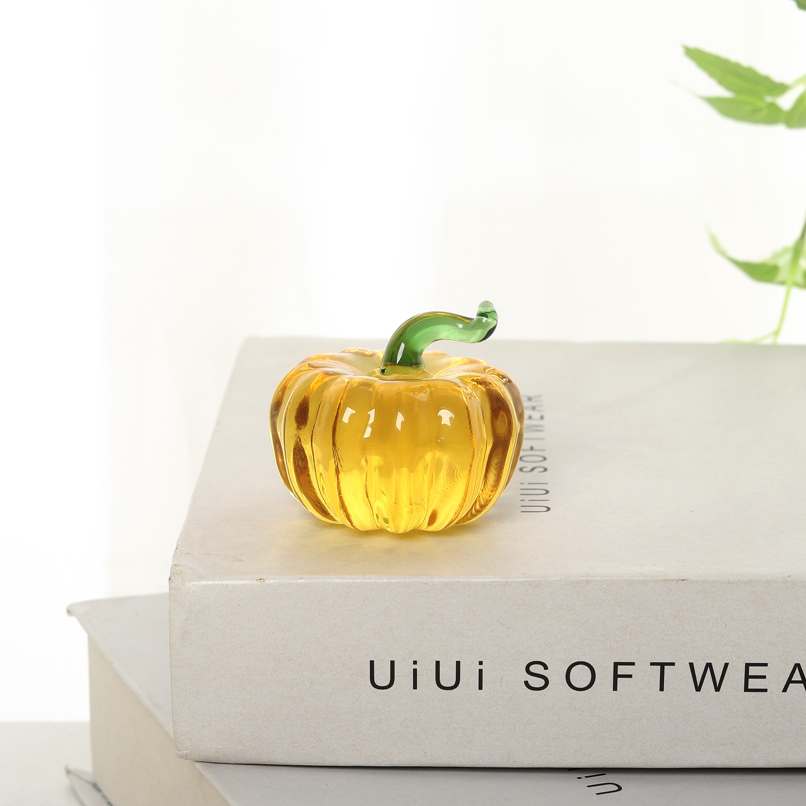 Yellow Crystal Pumpkin Figurin - Paper Weight Crystal recension och pris